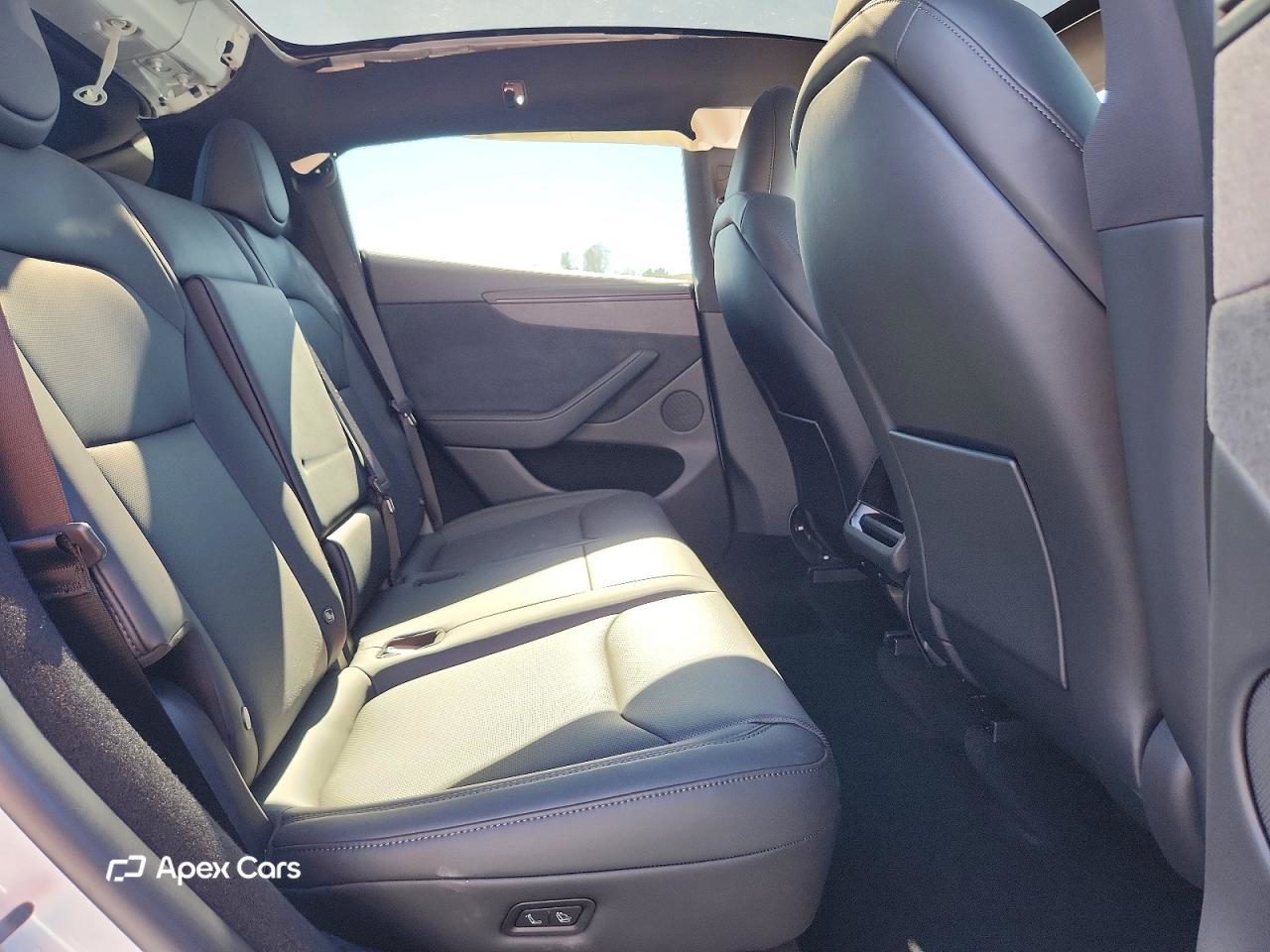 Tesla Model Y 2026