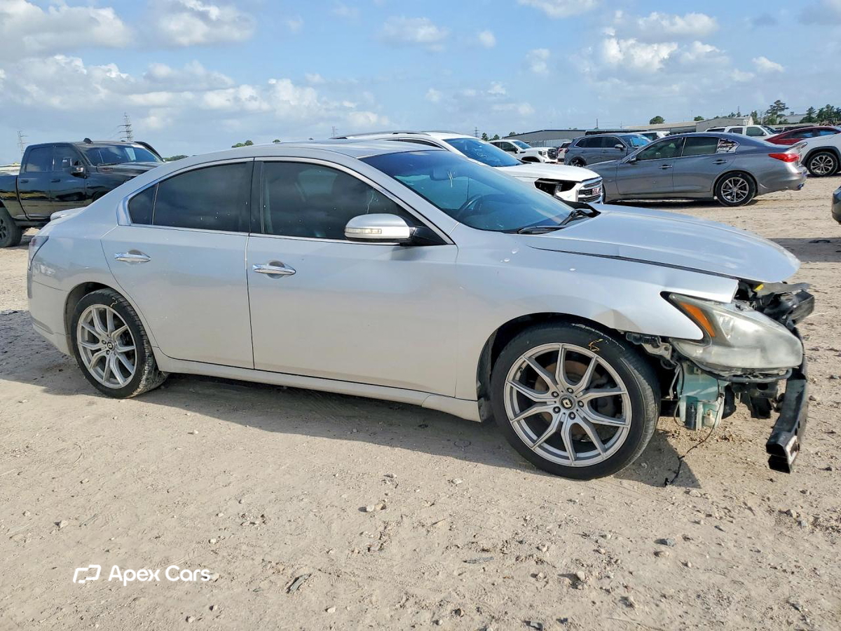 Nissan Maxima 2014