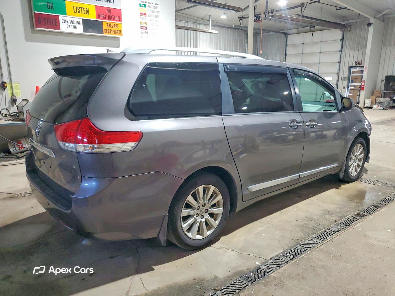 Toyota Sienna 2011