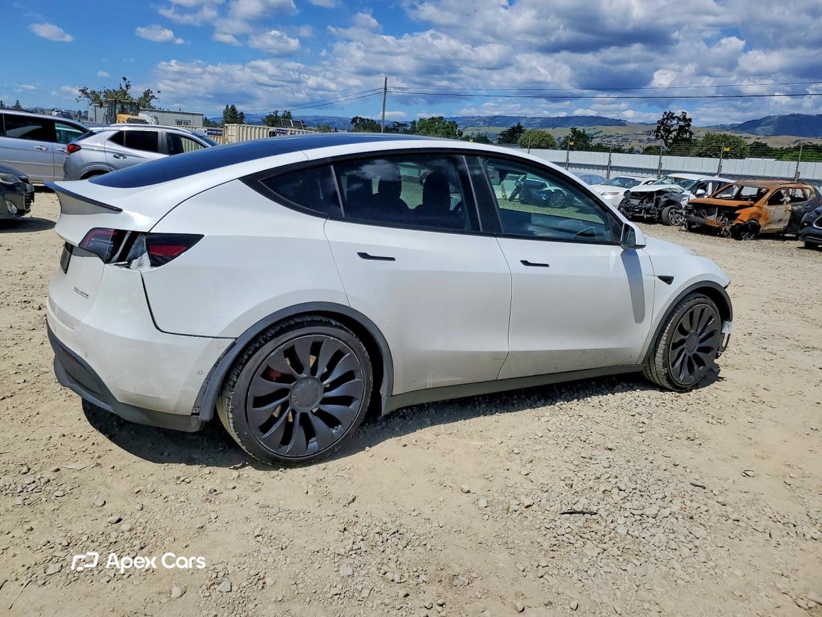 Tesla Model Y 2022