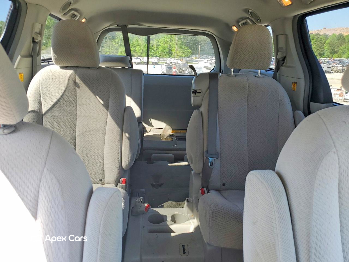 Toyota Sienna 2012
