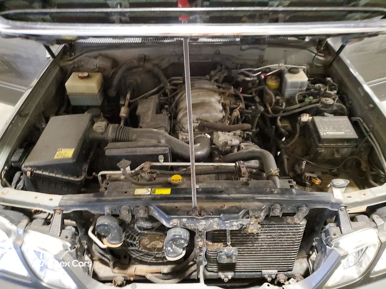 Lexus LX 2000
