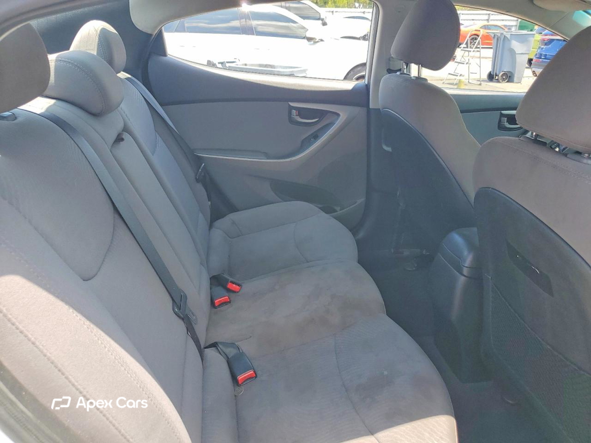 Hyundai Elantra 2016