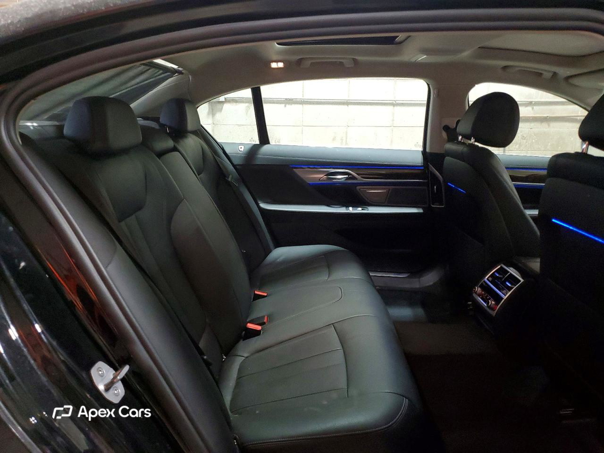 BMW Series 7 2019