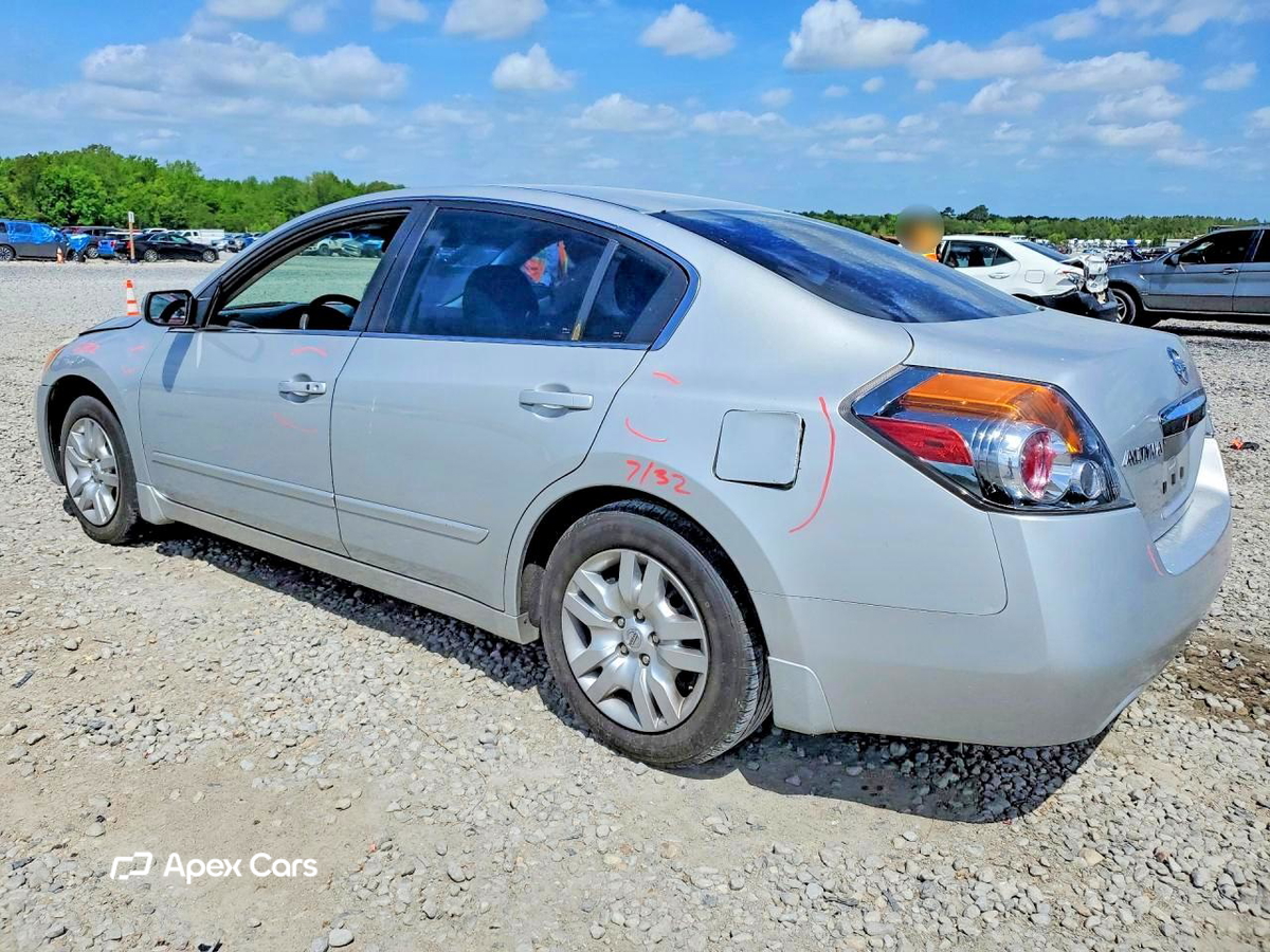 Nissan Altima 2012