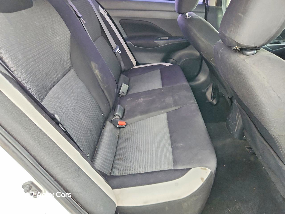 Nissan Versa 2021
