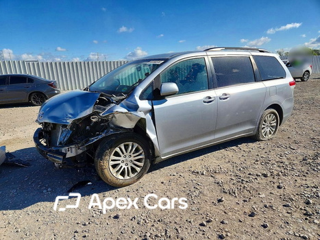 Toyota Sienna 2011 - Image 1 of 15