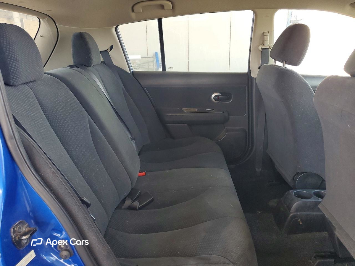 Nissan Versa 2012