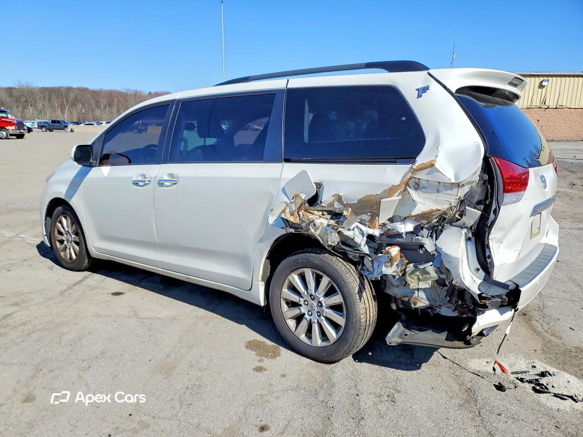 Toyota Sienna 2012