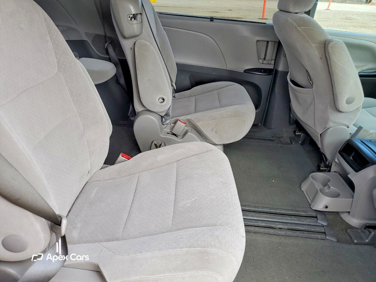 Toyota Sienna 2015