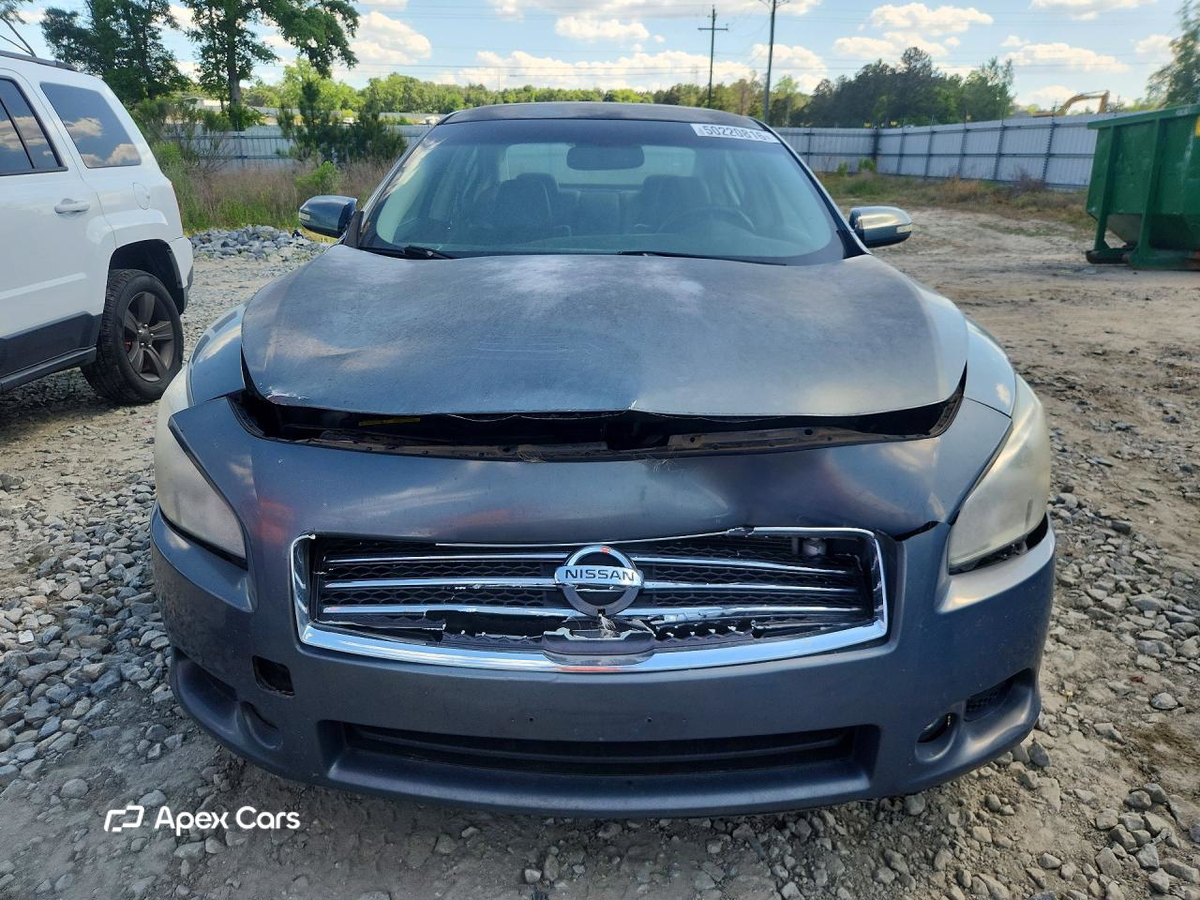 Nissan Maxima 2010
