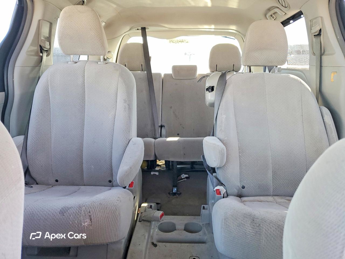 Toyota Sienna 2012
