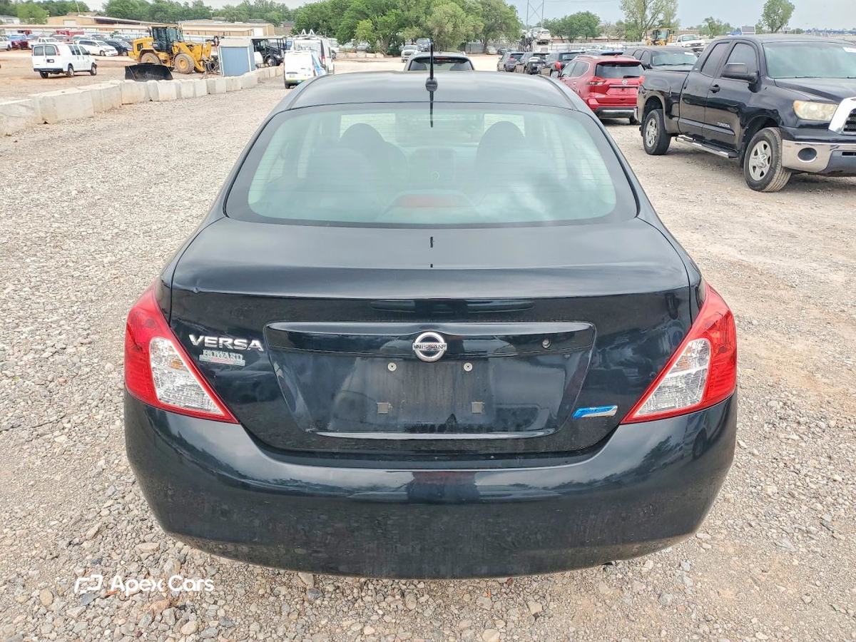Nissan Versa 2014