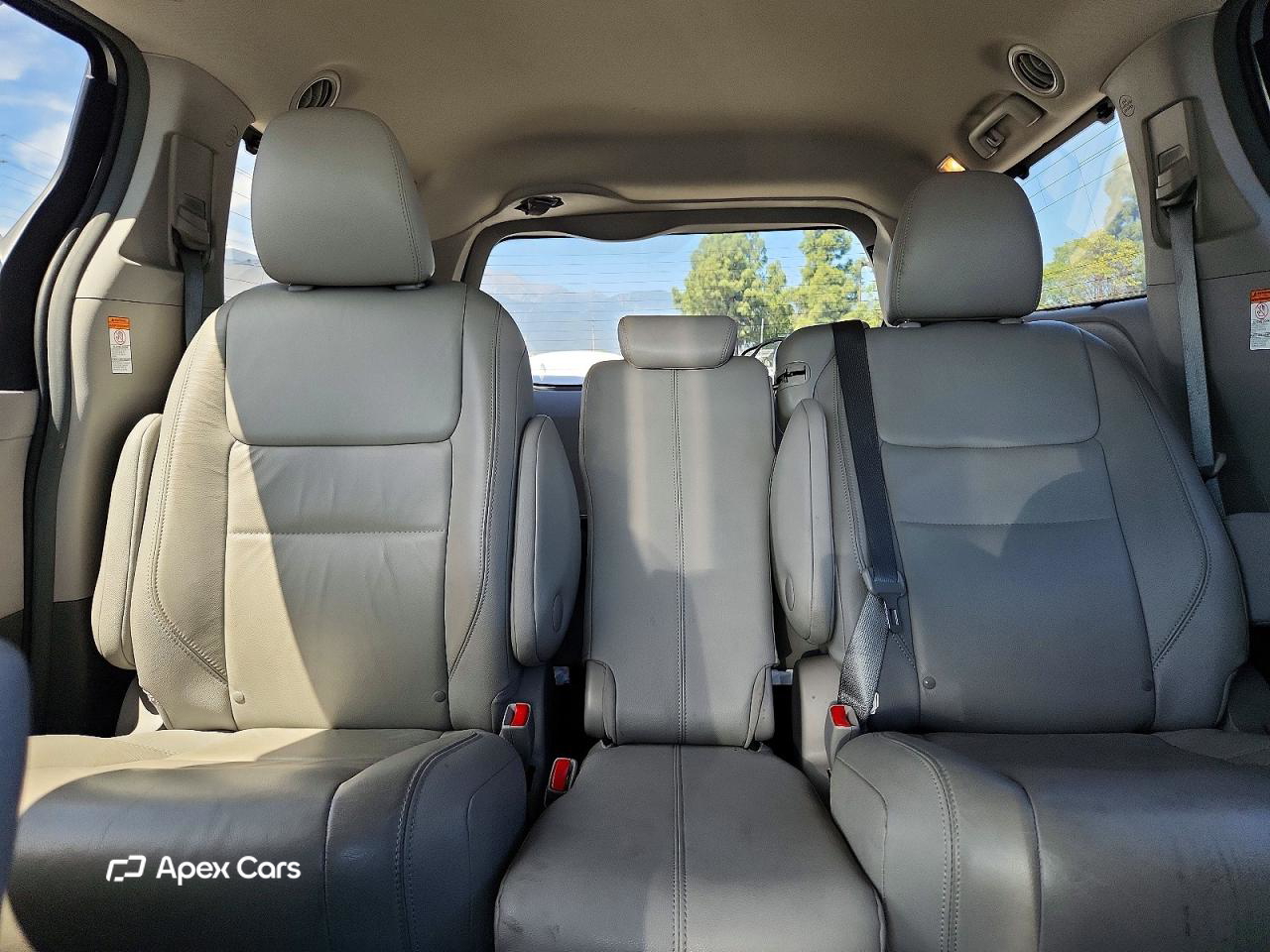Toyota Sienna 2016