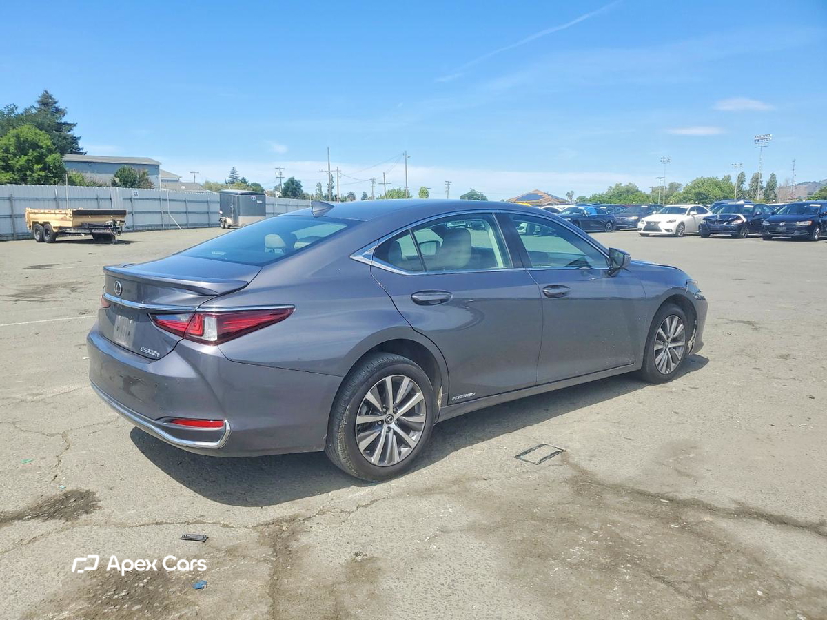 Lexus ES 2020