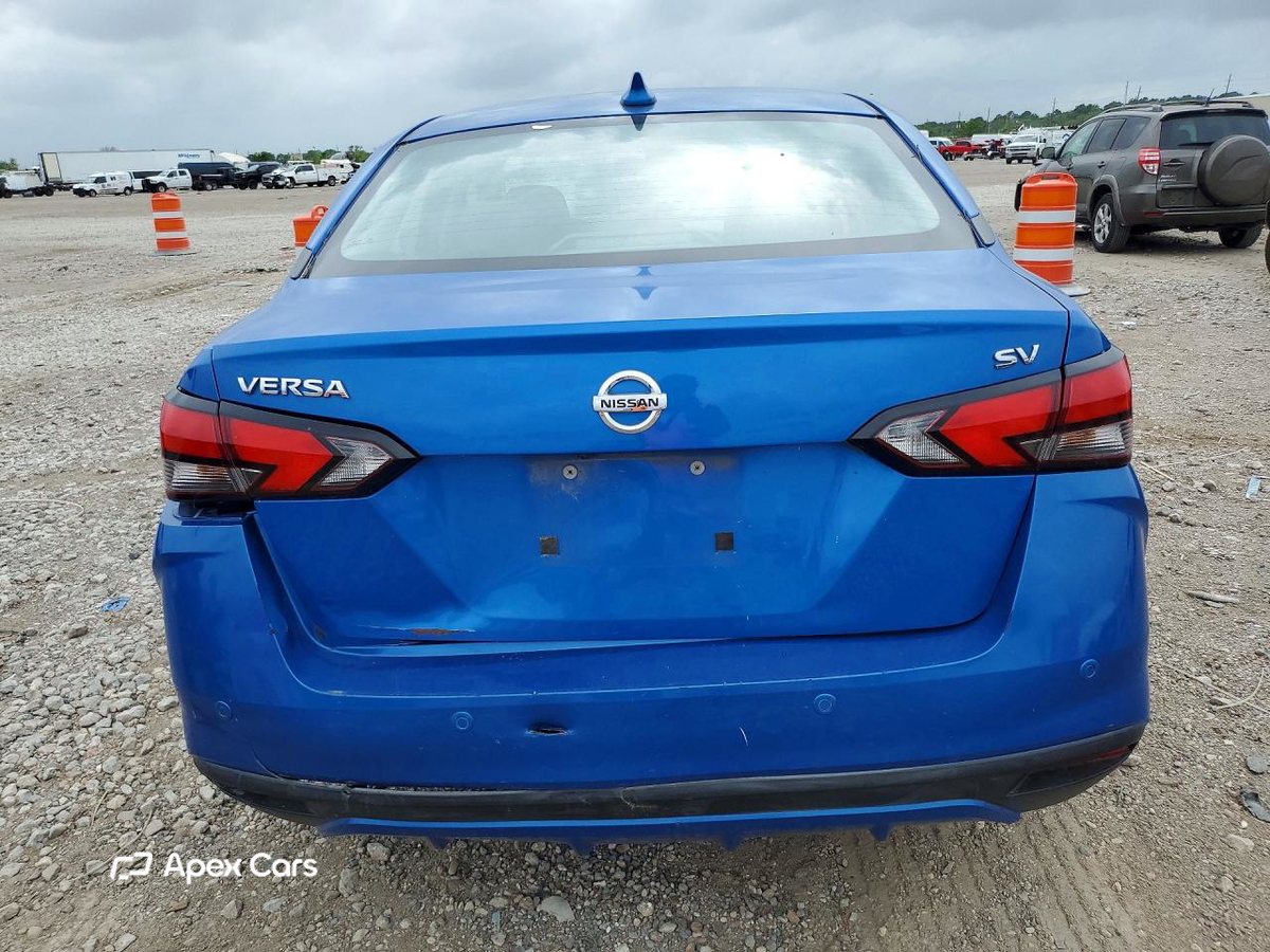 Nissan Versa 2021