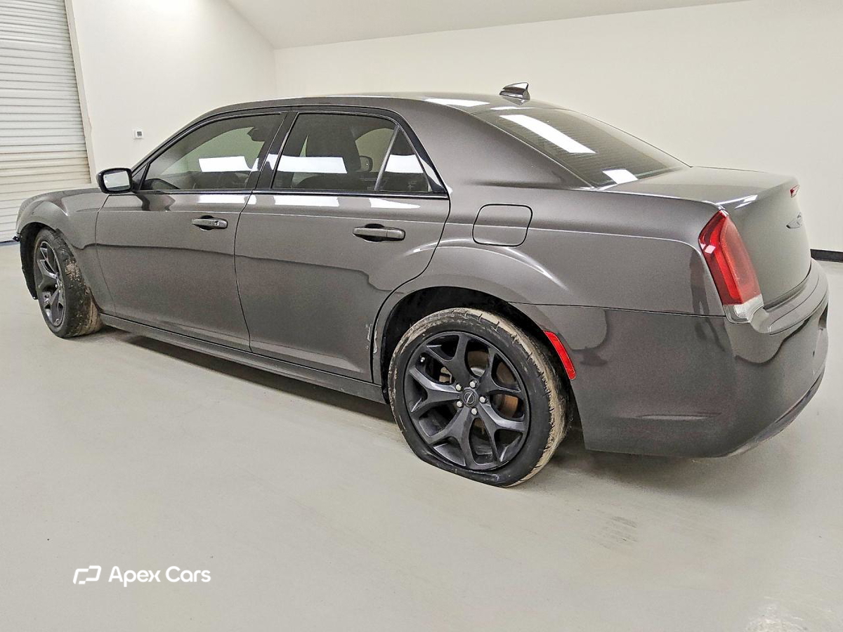 Chrysler 300 2022