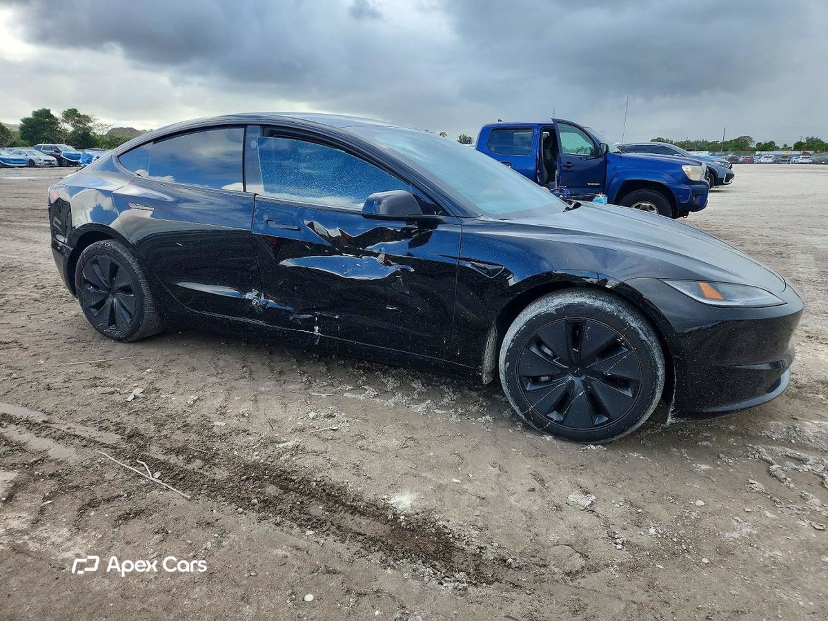 Tesla Model 3 2024