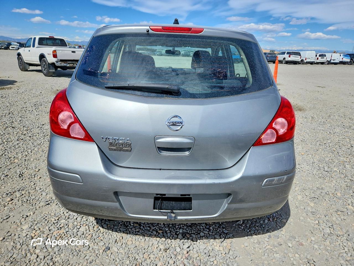 Nissan Versa 2011