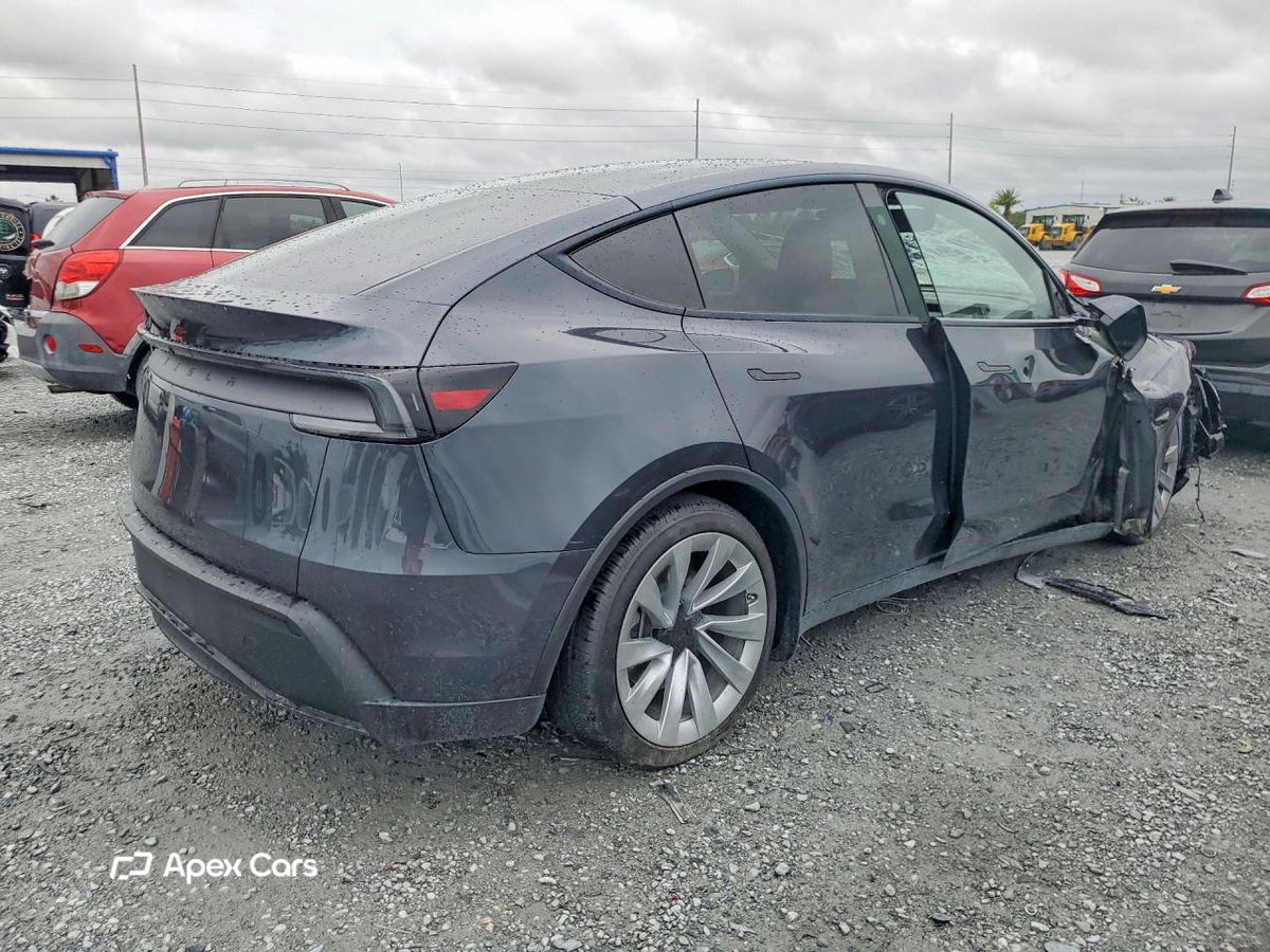 Tesla Model Y 2026