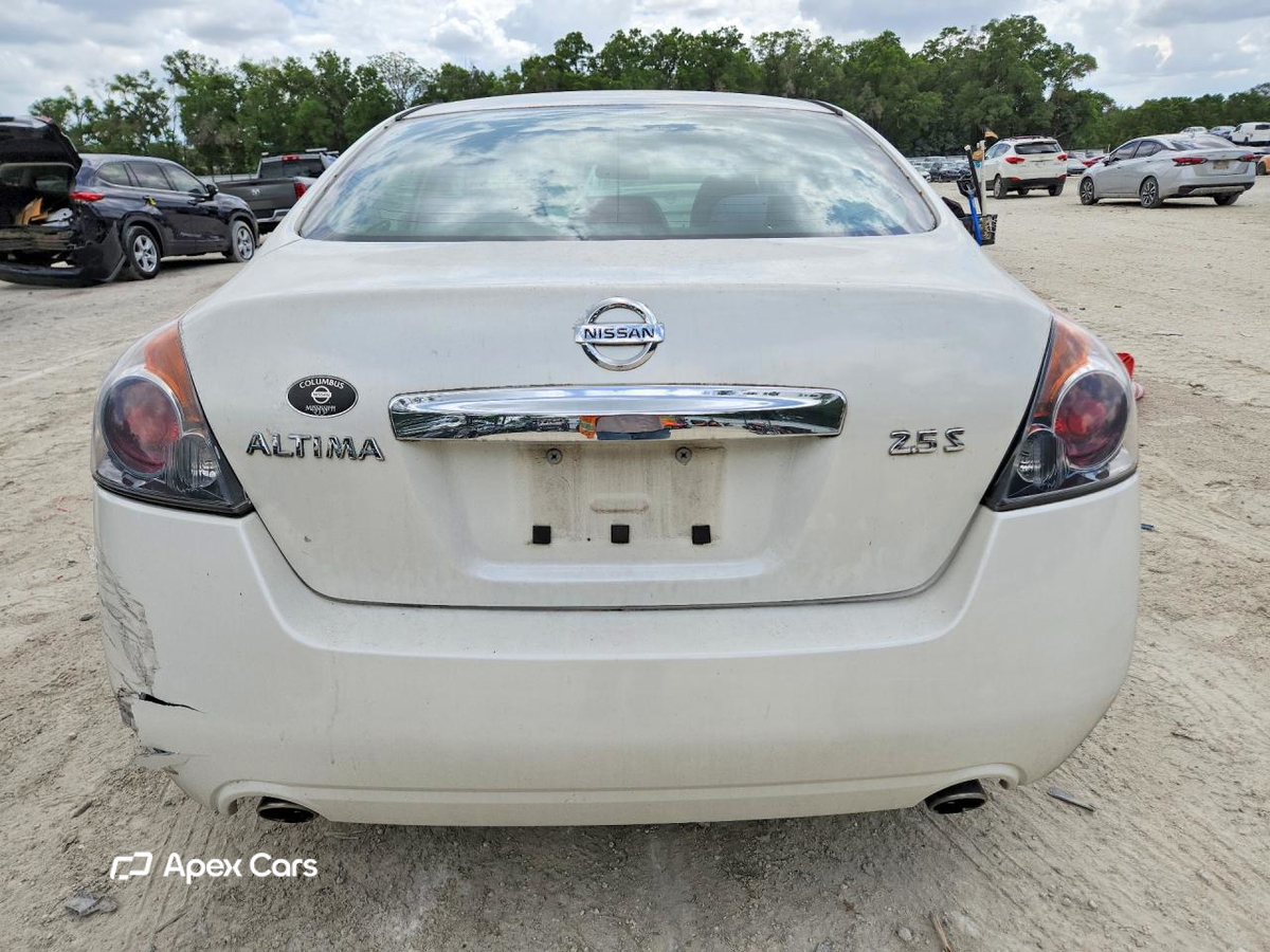 Nissan Altima 2010
