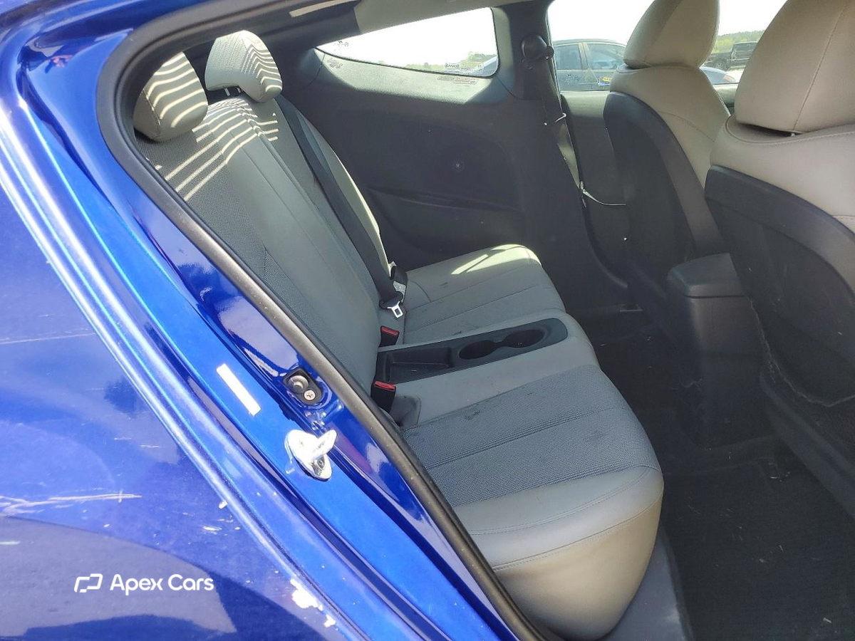 Hyundai Veloster 2012