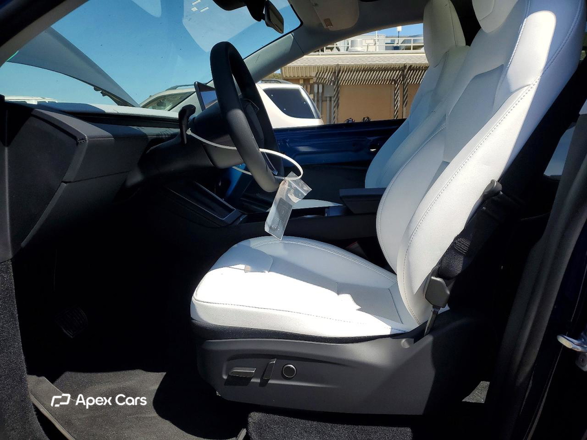 Tesla Model Y 2026
