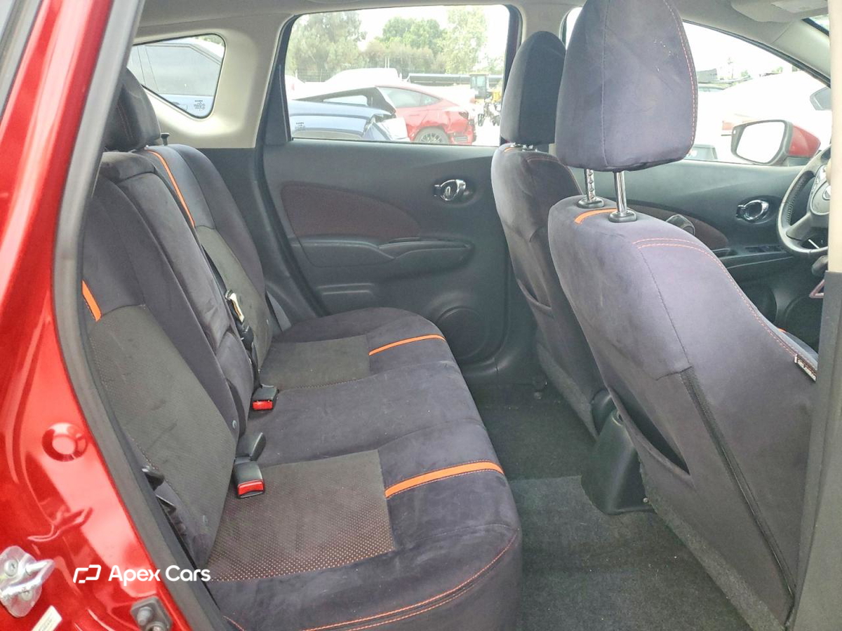 Nissan Versa 2015