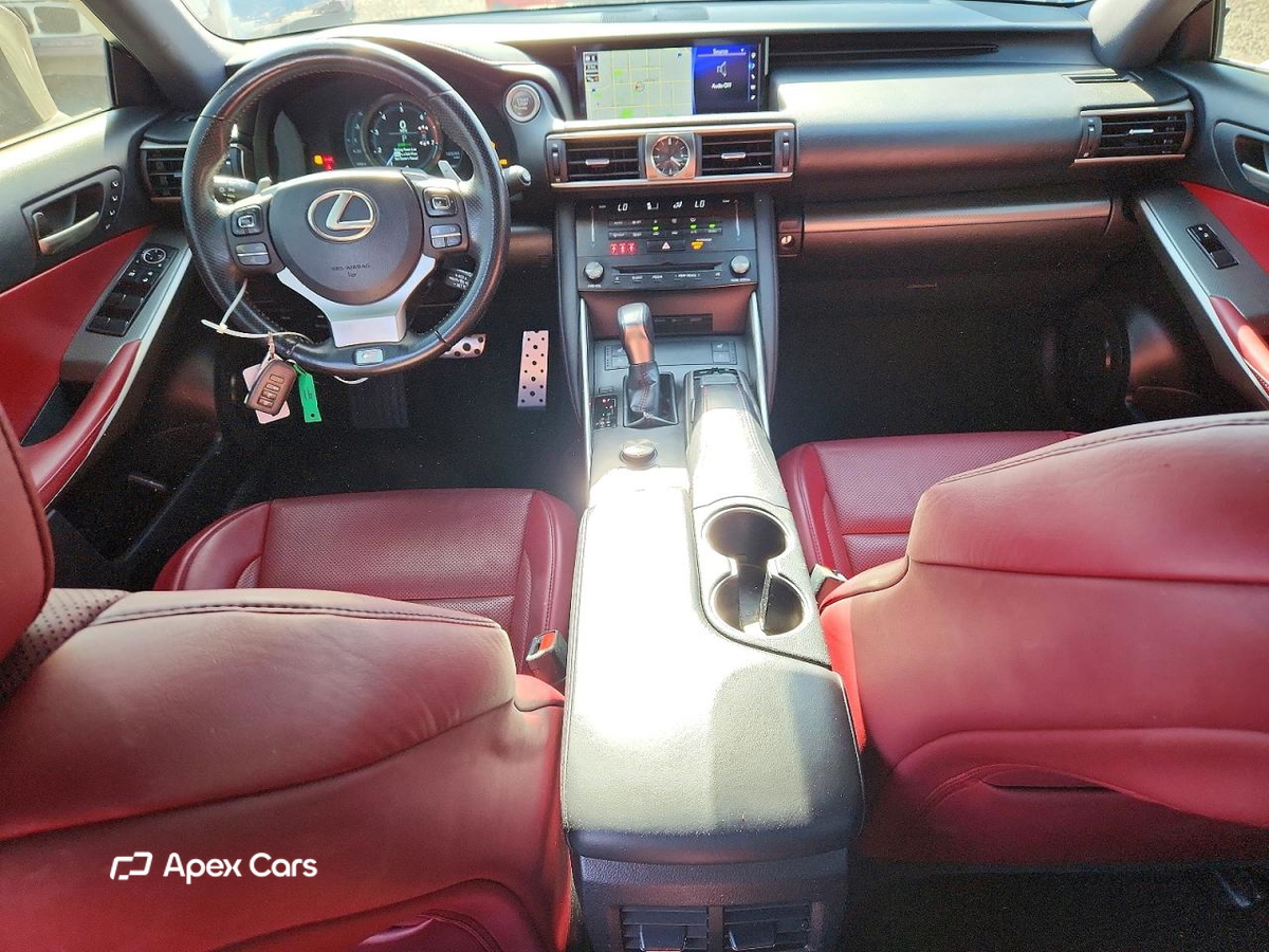 Lexus IS 2018