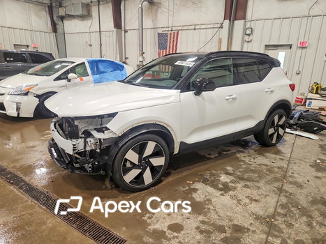 Volvo XC40 2023 - Image 1 of 14