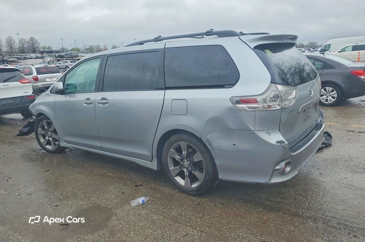 Toyota Sienna 2011