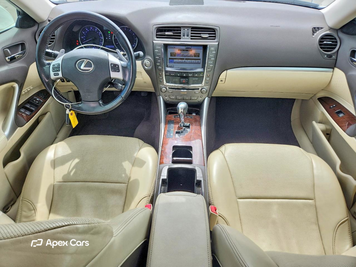 Lexus IS 2012