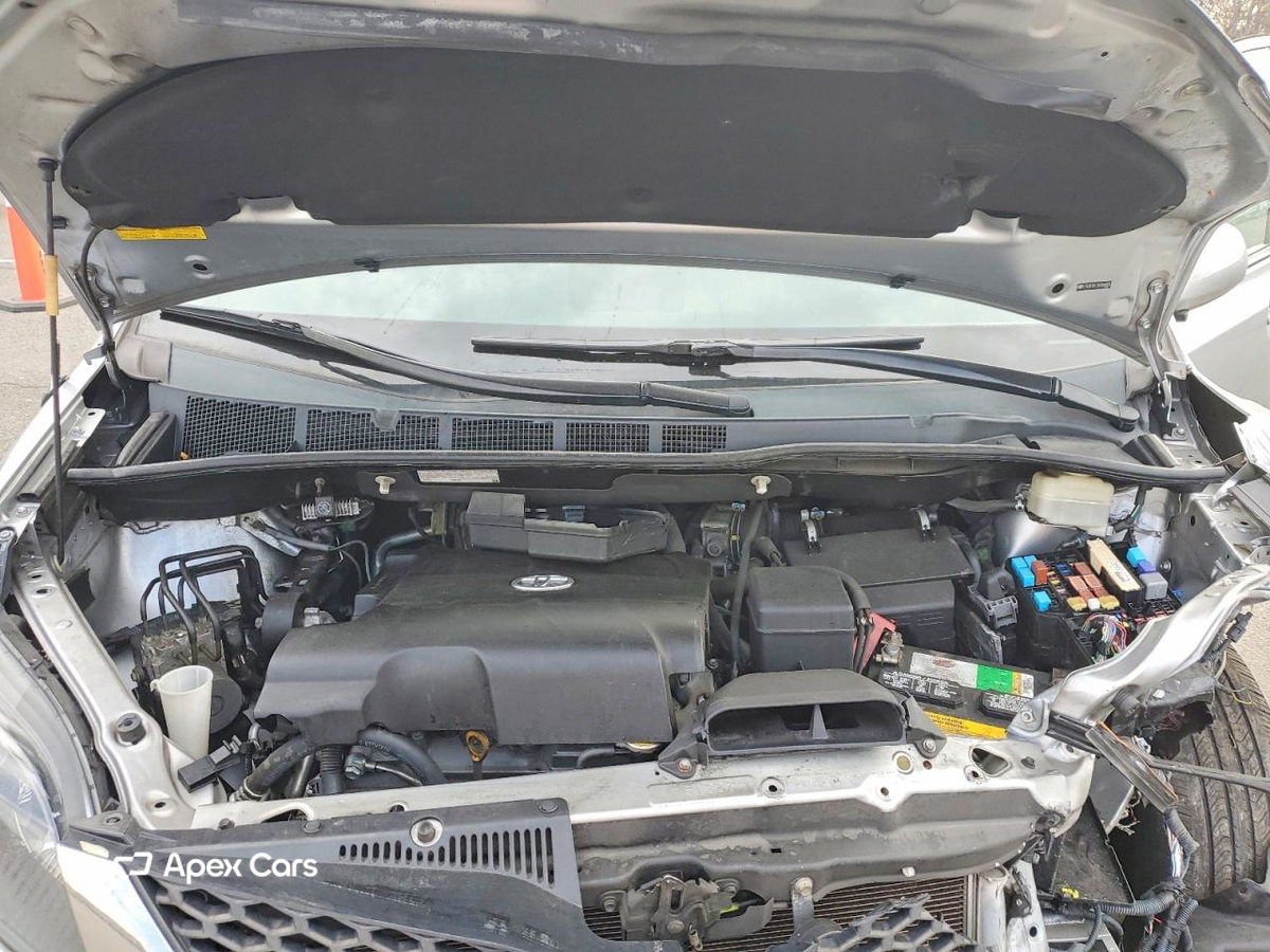 Toyota Sienna 2011