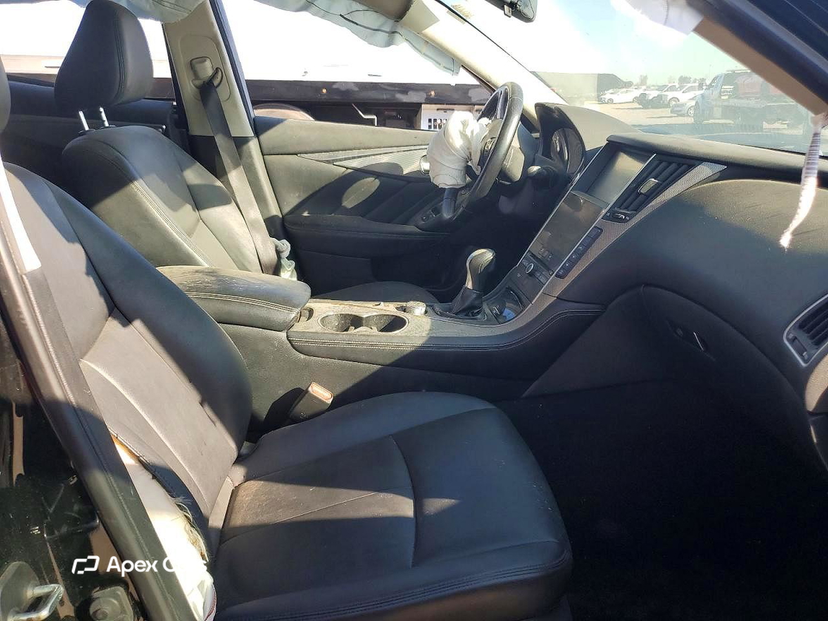 Infiniti Q50 2015