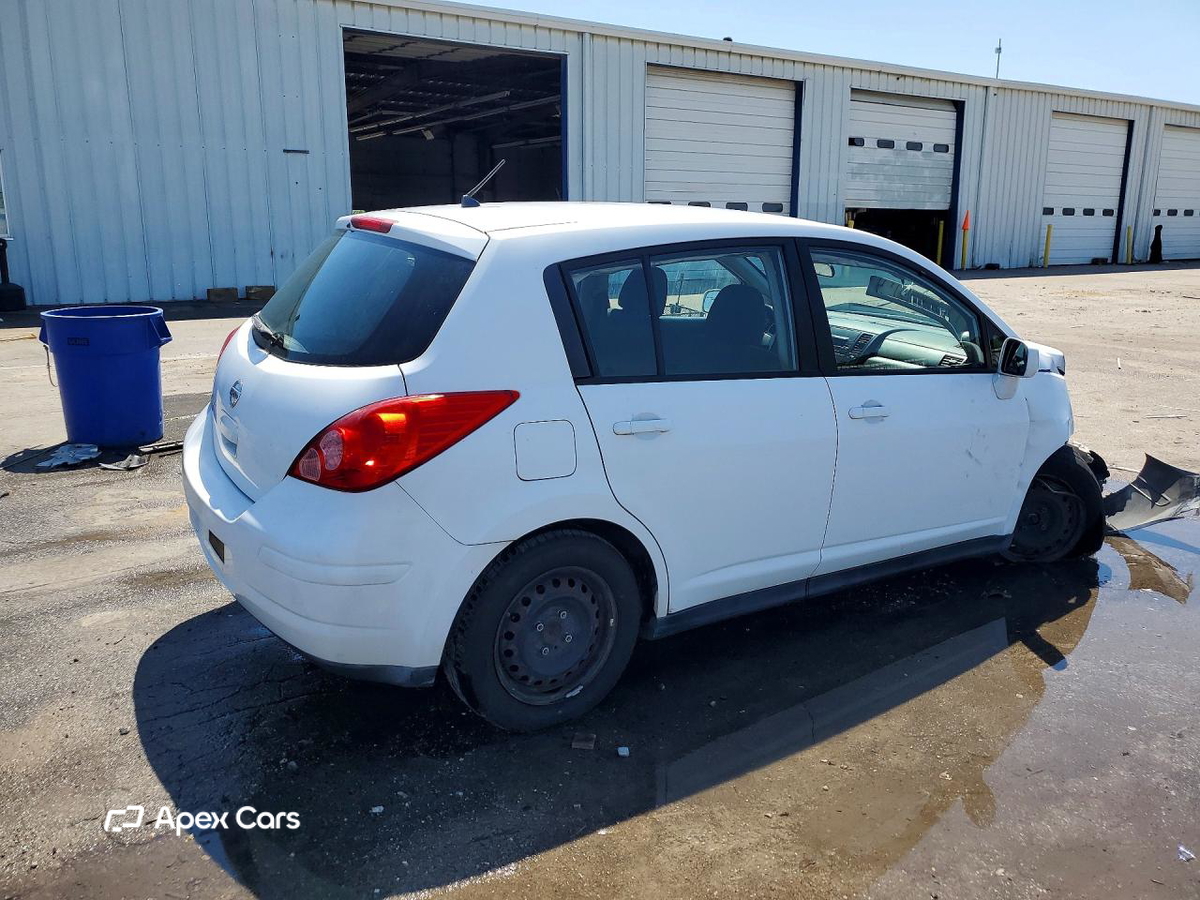 Nissan Versa 2012
