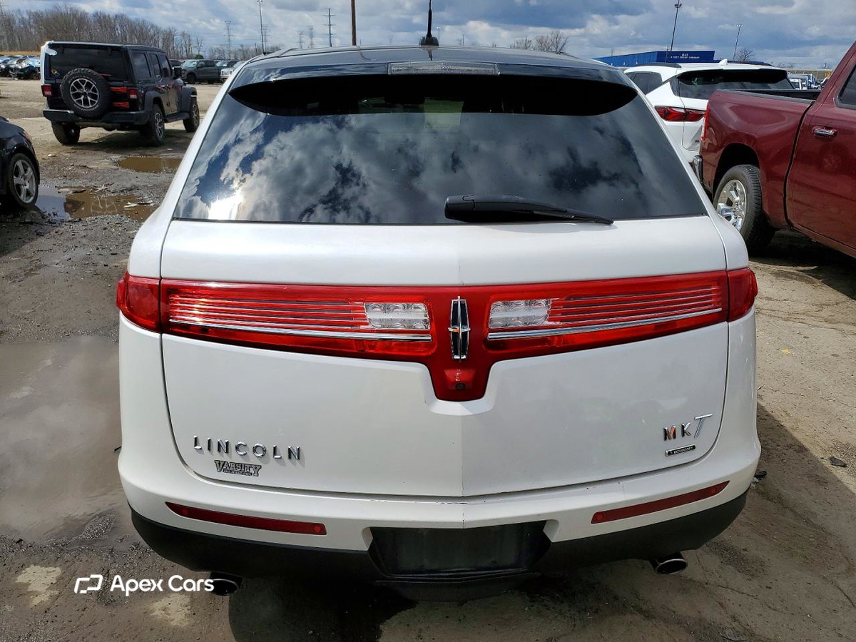 Lincoln MKT 2015
