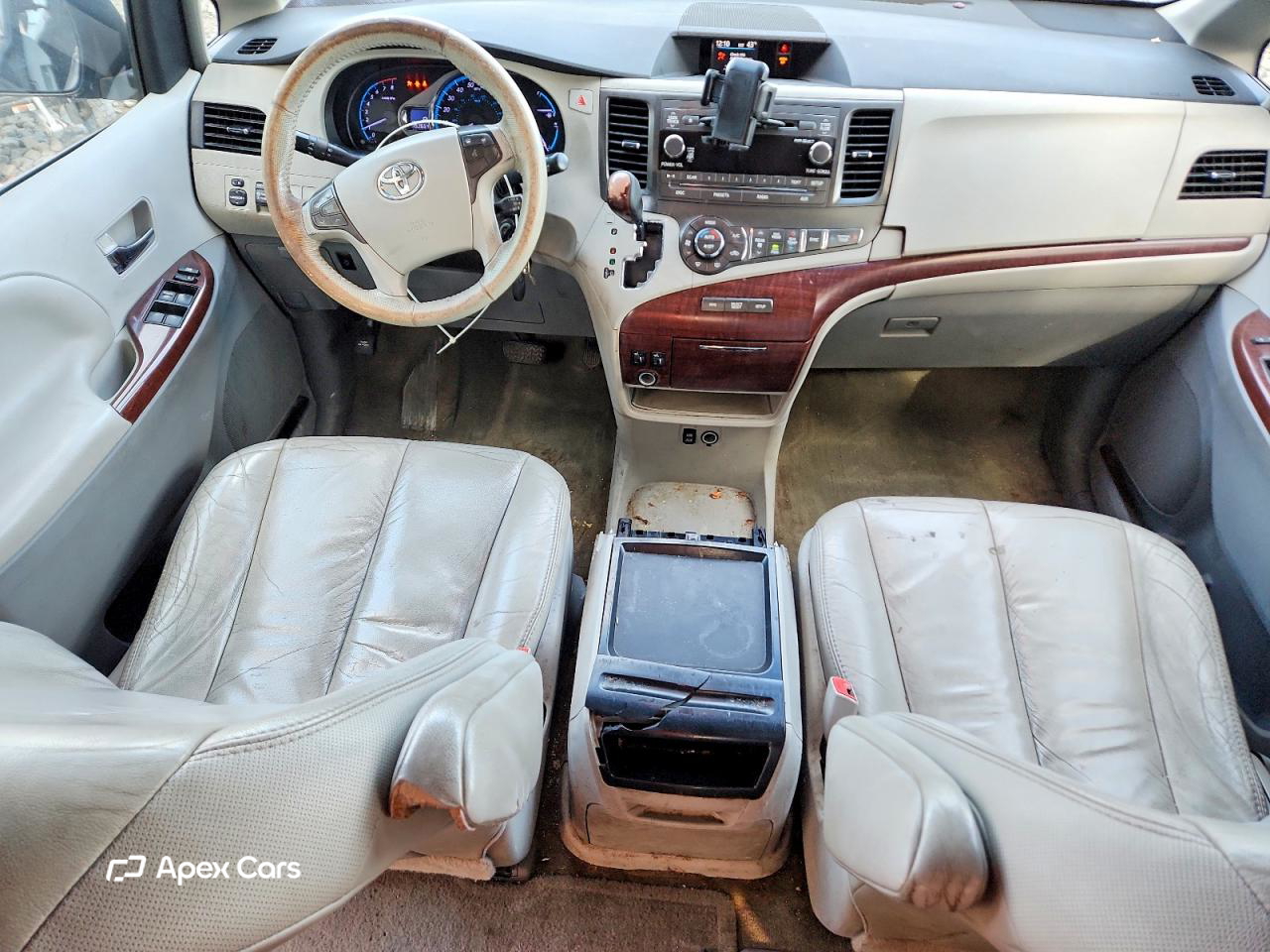 Toyota Sienna 2011