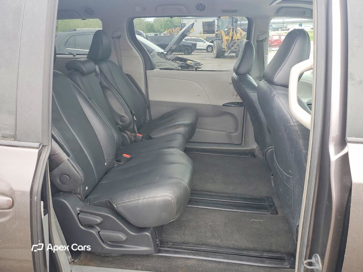 Toyota Sienna 2012