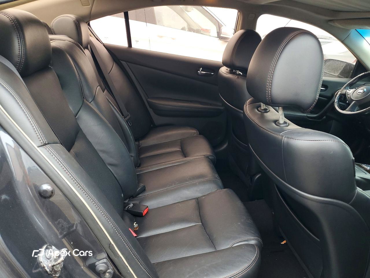Nissan Maxima 2010