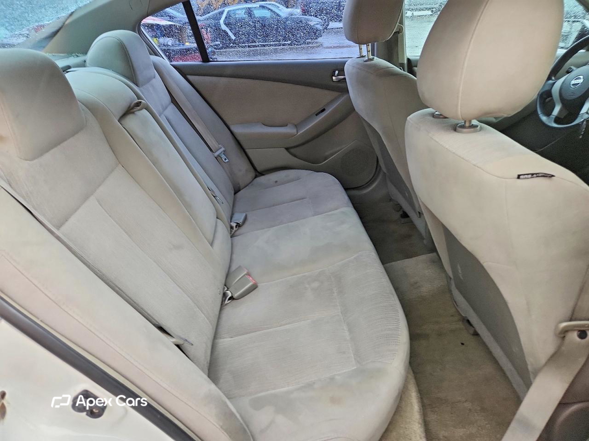 Nissan Altima 2010