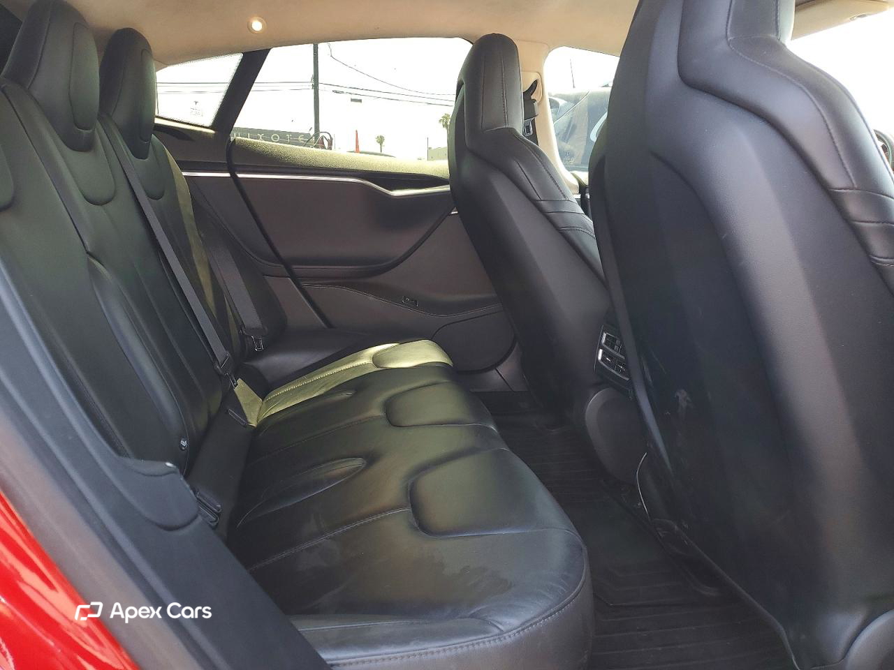 Tesla Model S 2015
