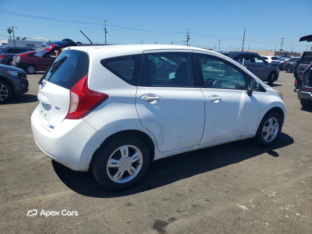 Nissan Versa 2016