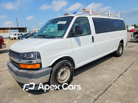 Chevrolet Express 2017 - Image 1 of 13