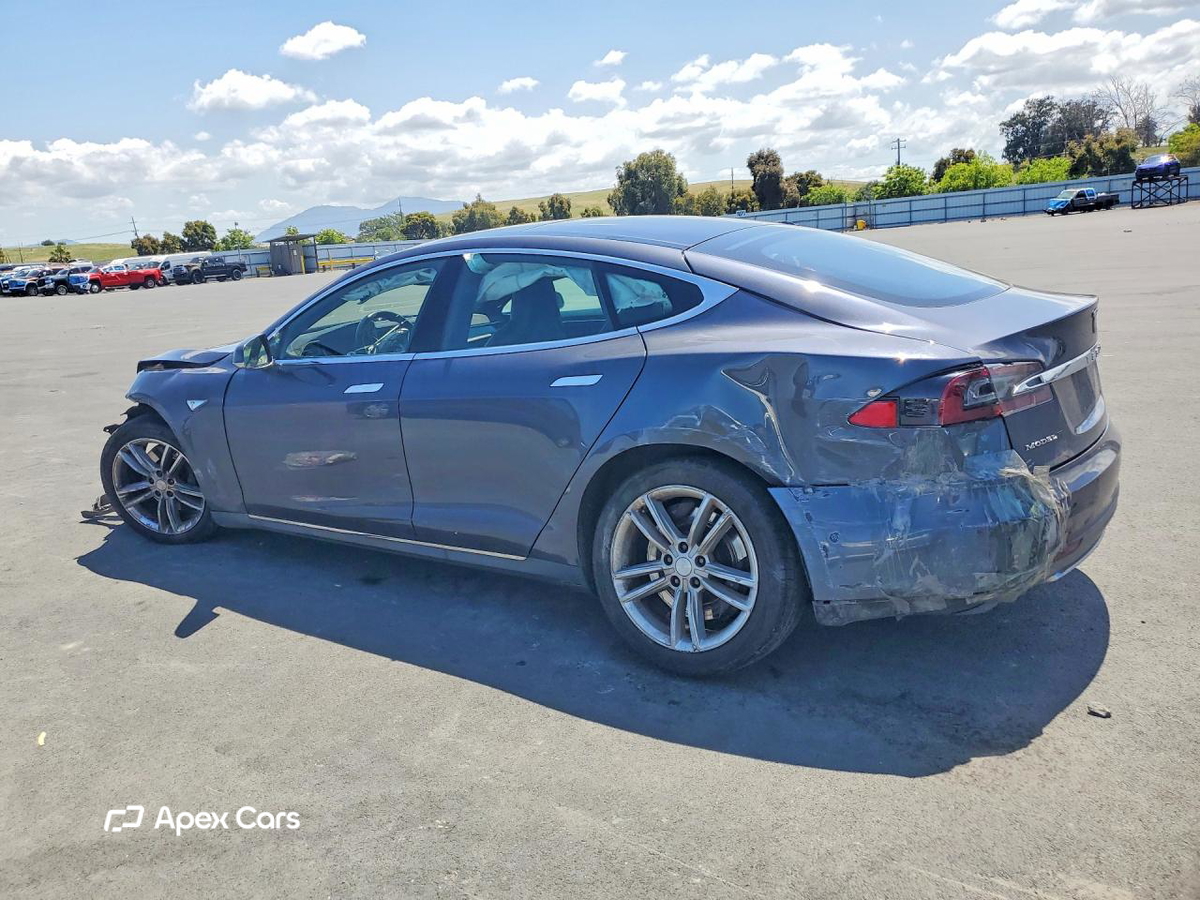 Tesla Model S 2015