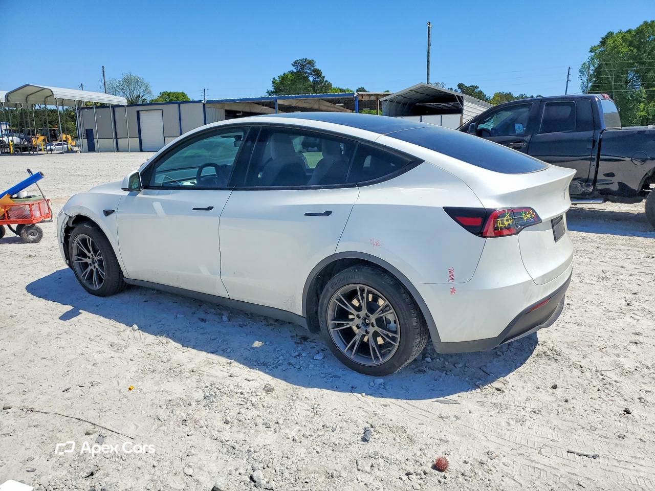 Tesla Model Y 2024