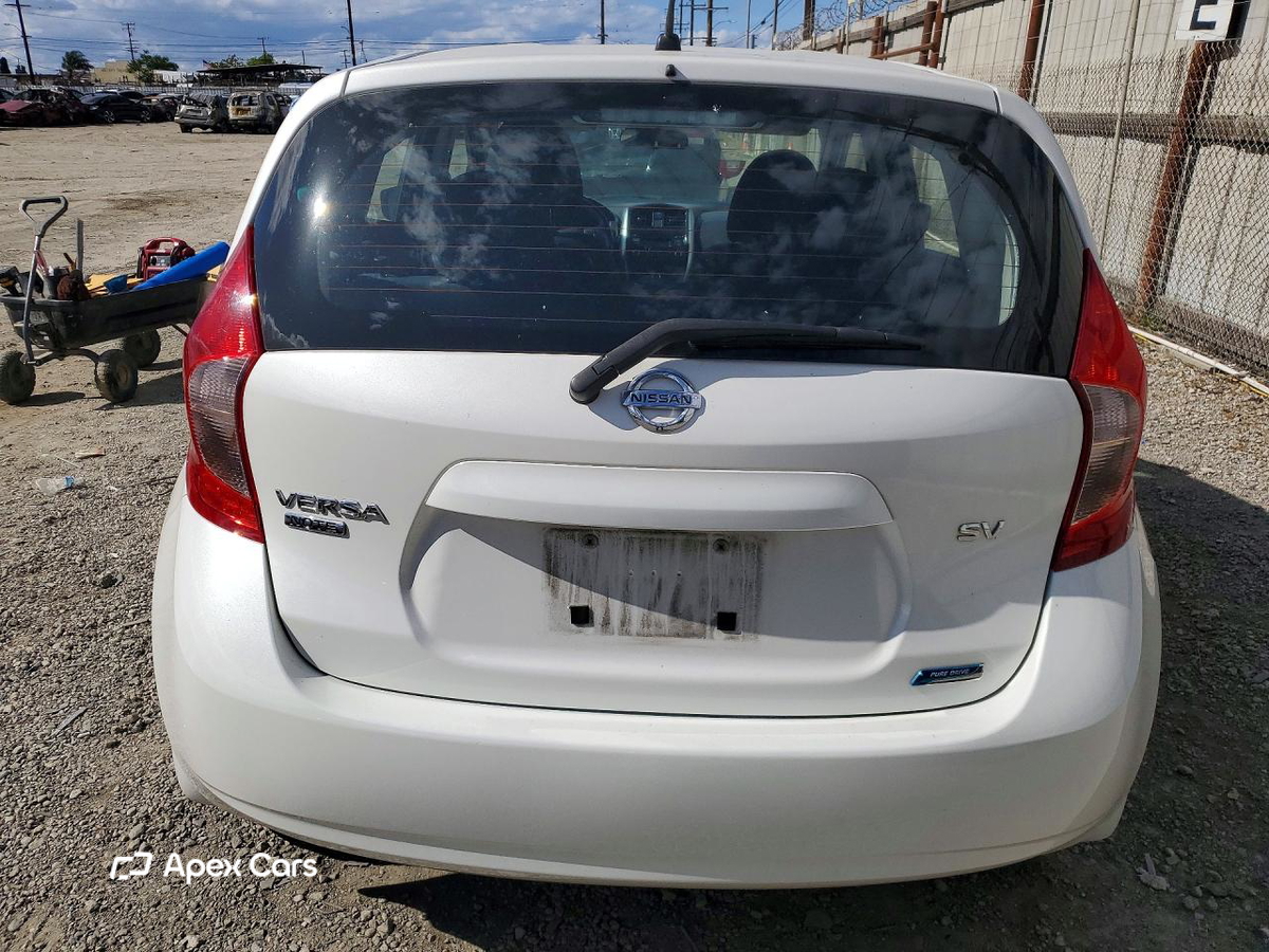 Nissan Versa 2015