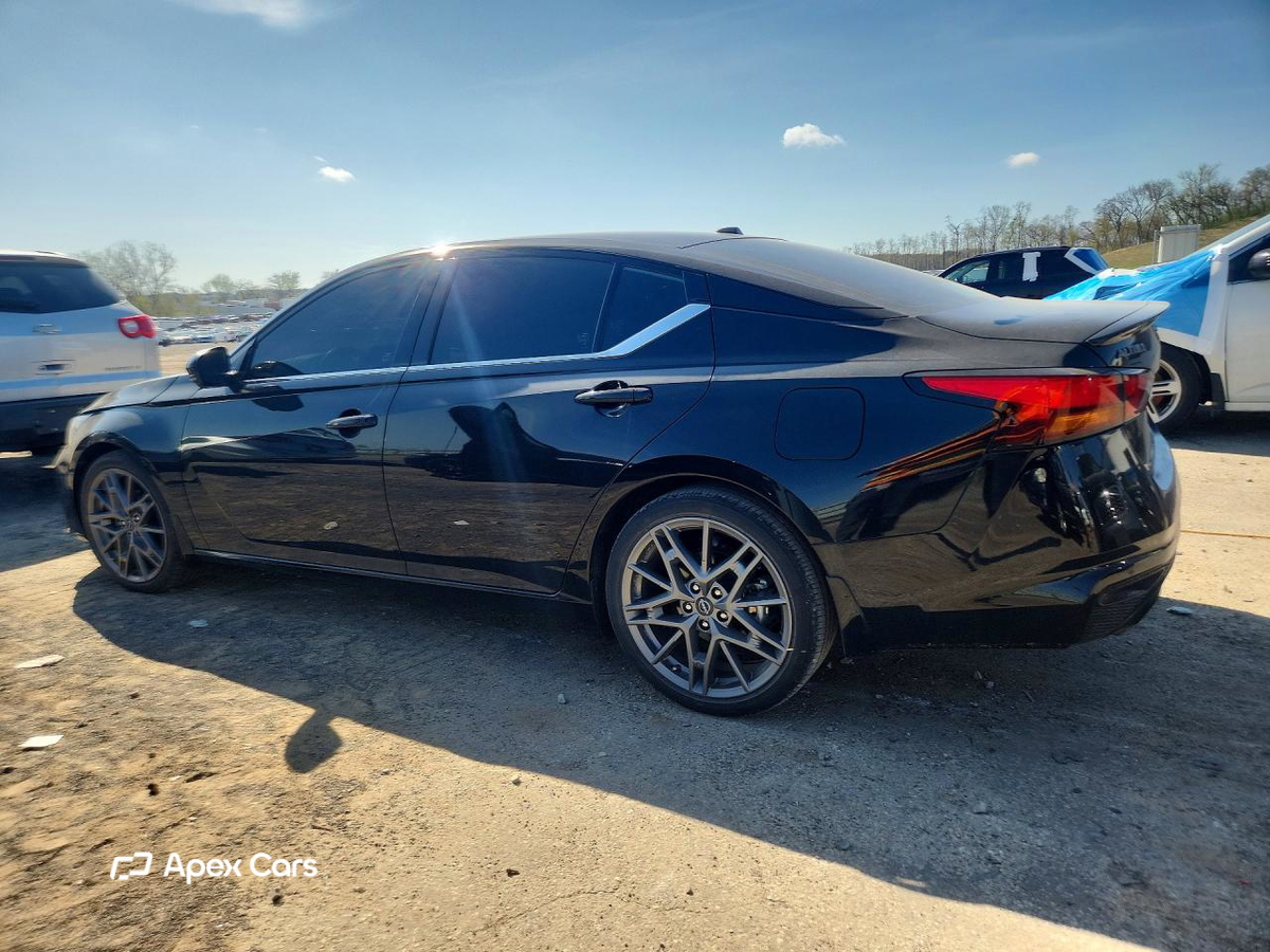 Nissan Altima 2024