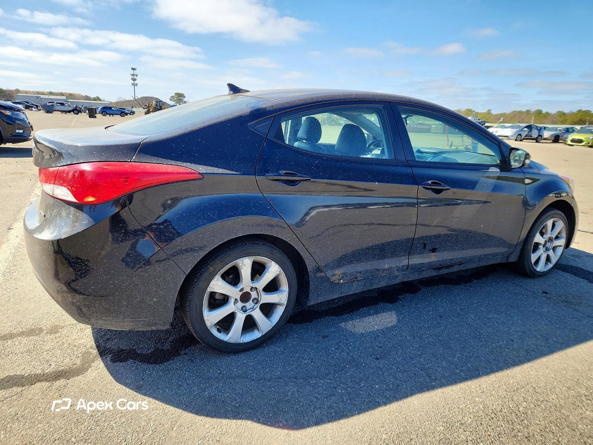 Hyundai Elantra 2011