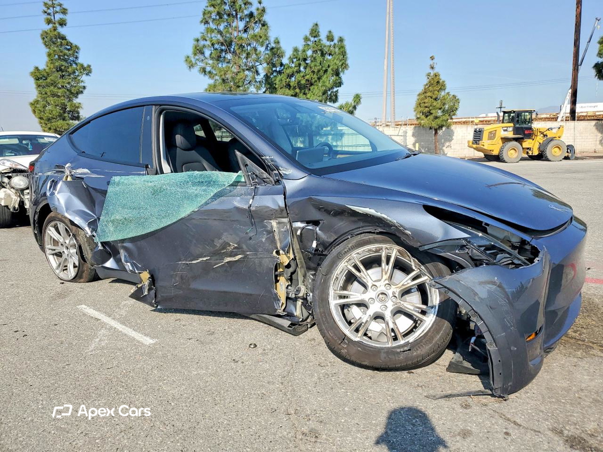 Tesla Model Y 2023