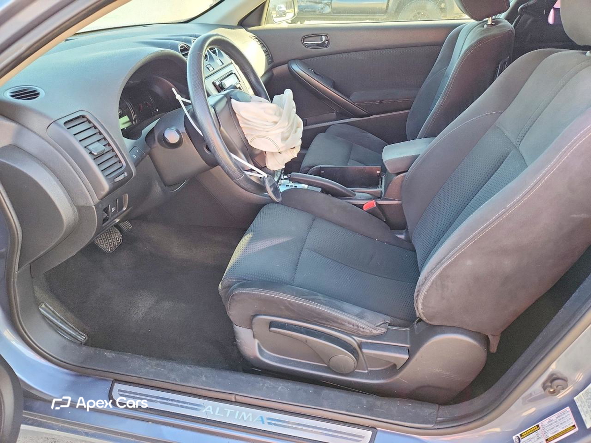 Nissan Altima 2010